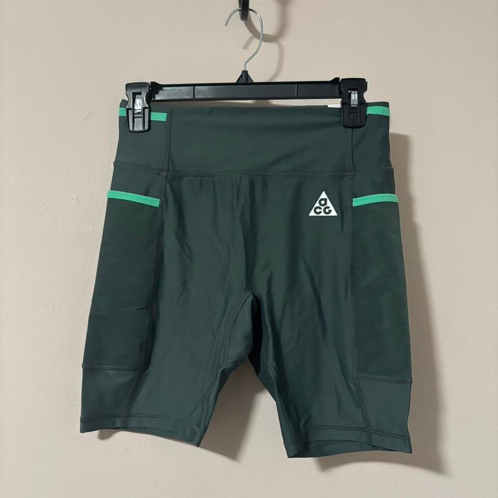 Nike acg green biker short